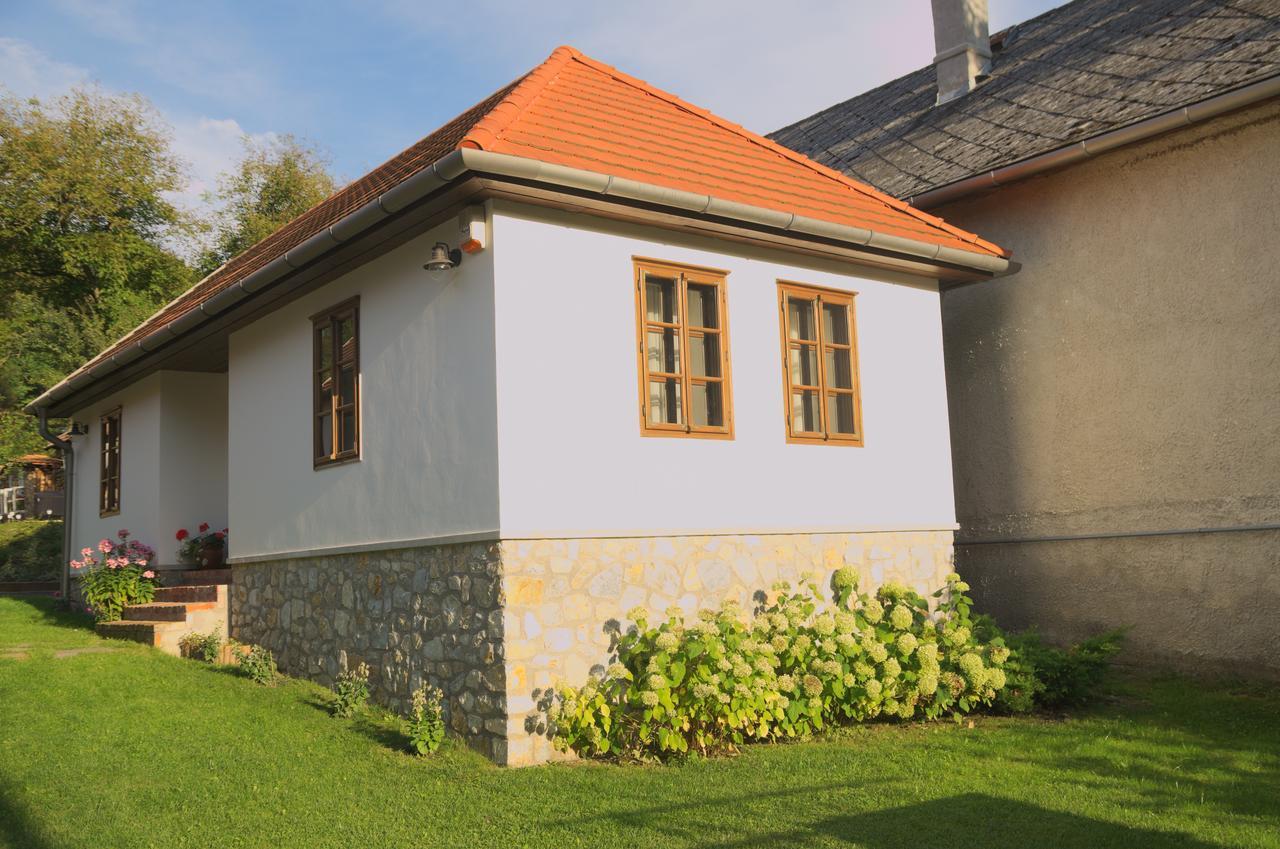 Fruktarium Vendeghaz Hotel Trizs Bagian luar foto