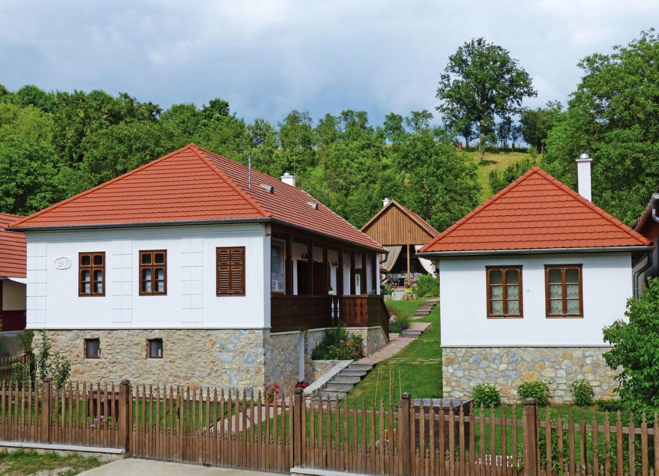 Fruktarium Vendeghaz Hotel Trizs Bagian luar foto